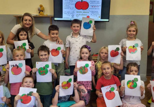 dzieci rysunki jabłka